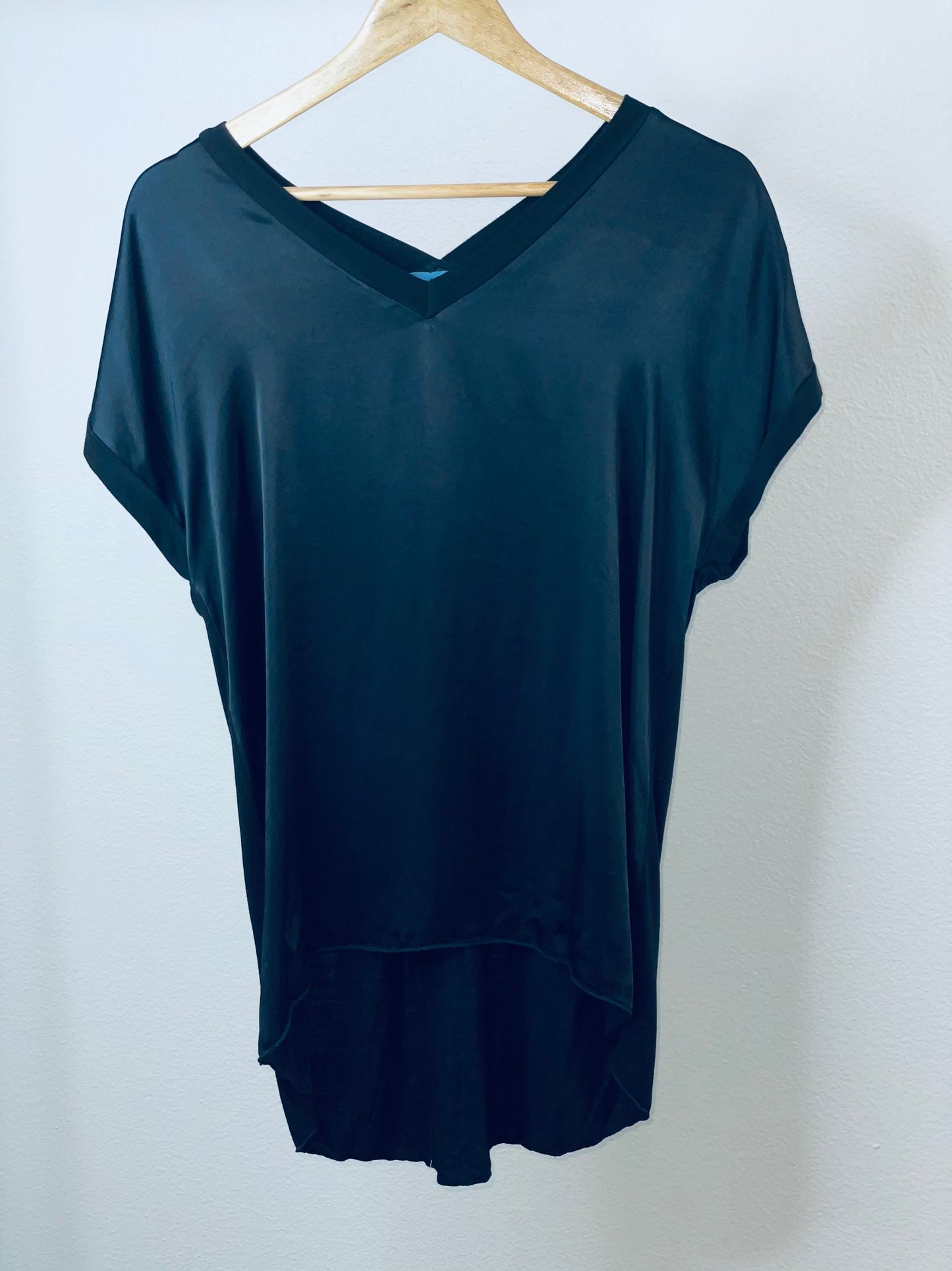 Basica V-neck